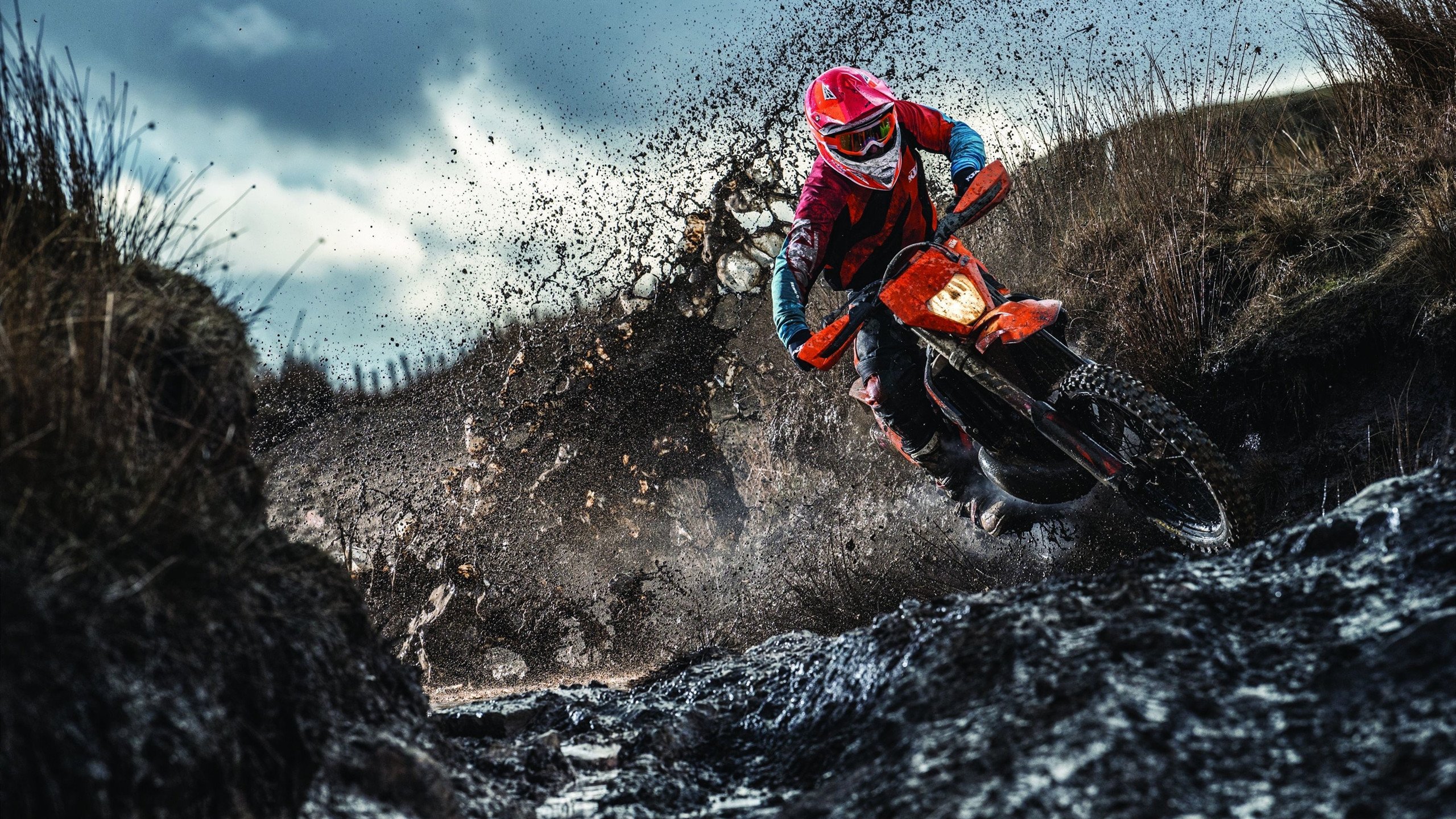 勇士战胜太阳,库里强势爆发带队重返正轨,库里状态神勇引领球队,勇士队走回正轨