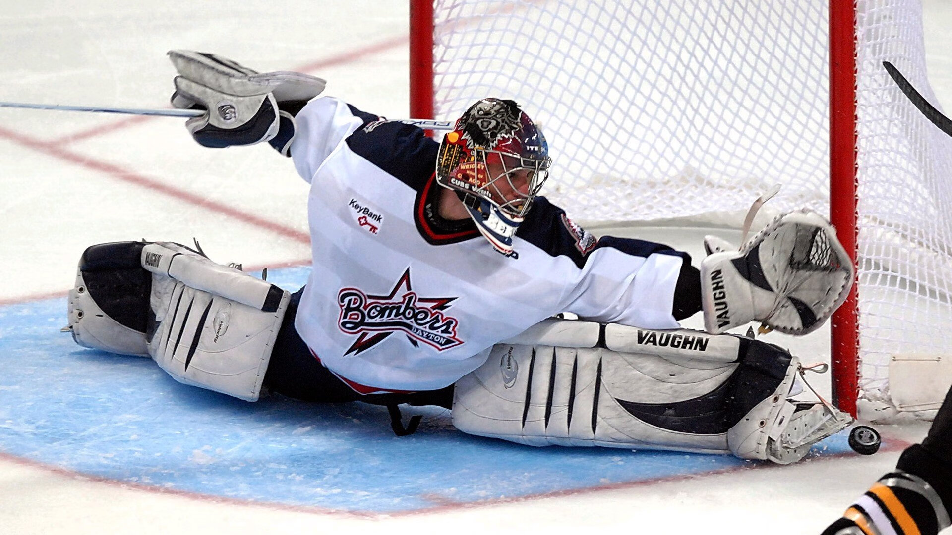 《堡垒之夜》推出“未来城市”主题皮肤，潮流引领